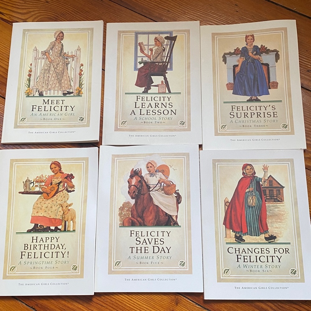 American Girls Felicity doll + outfits and books - Picture 8 of 8